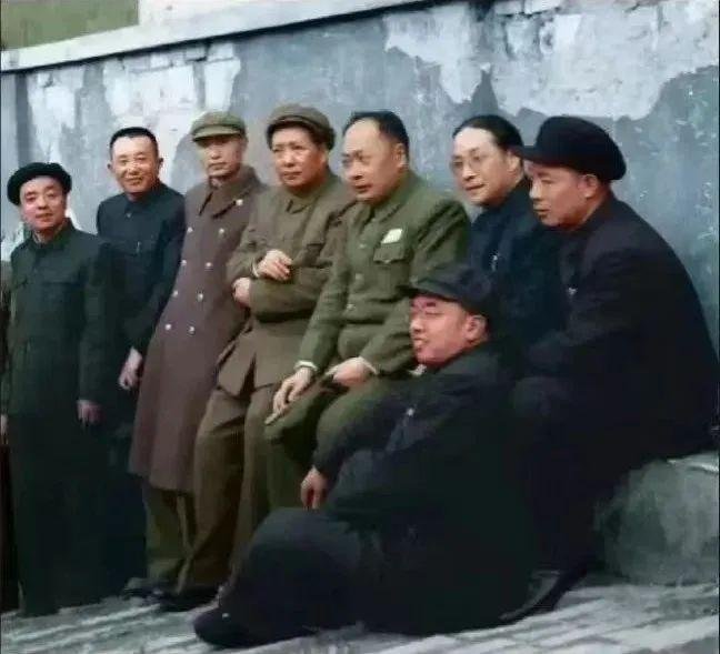 晴雨风说史晴雨风说史1953年2月23日，毛主席视察南京期间专程到紫金