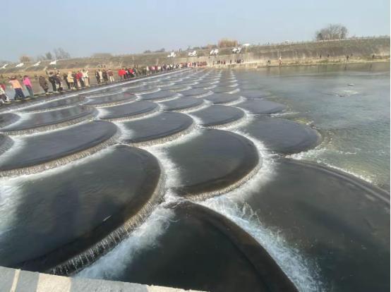 到处耀武扬威的美军，终究被“上天”收拾了！1月16日上午，一则炸裂消息传来：美