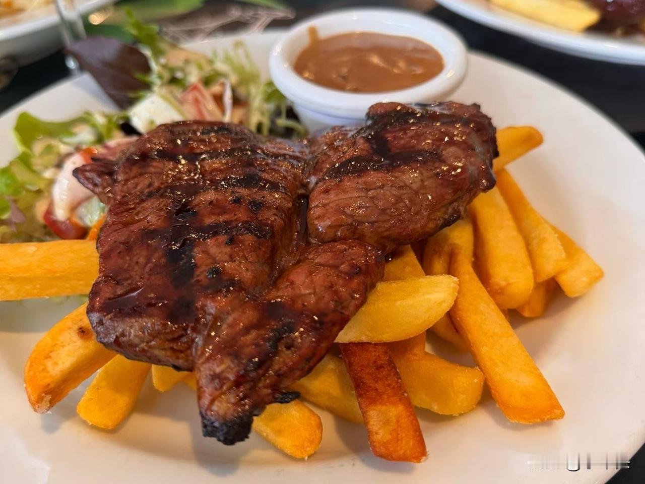 餐饮幕后真相我侄仔在酒店后厨工作，从不外出吃饭！他说出15条内幕，看完我扔掉