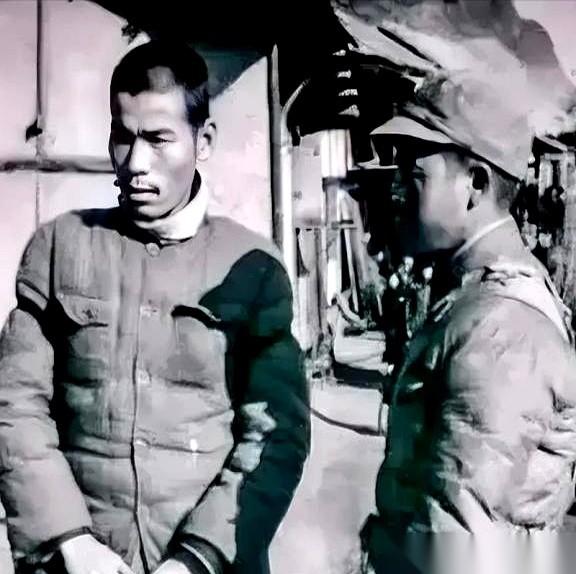 有些事儿，蠢到你都怀疑是不是真的。一个国军中将，曾经扛着棺材守城，打鬼子，全国