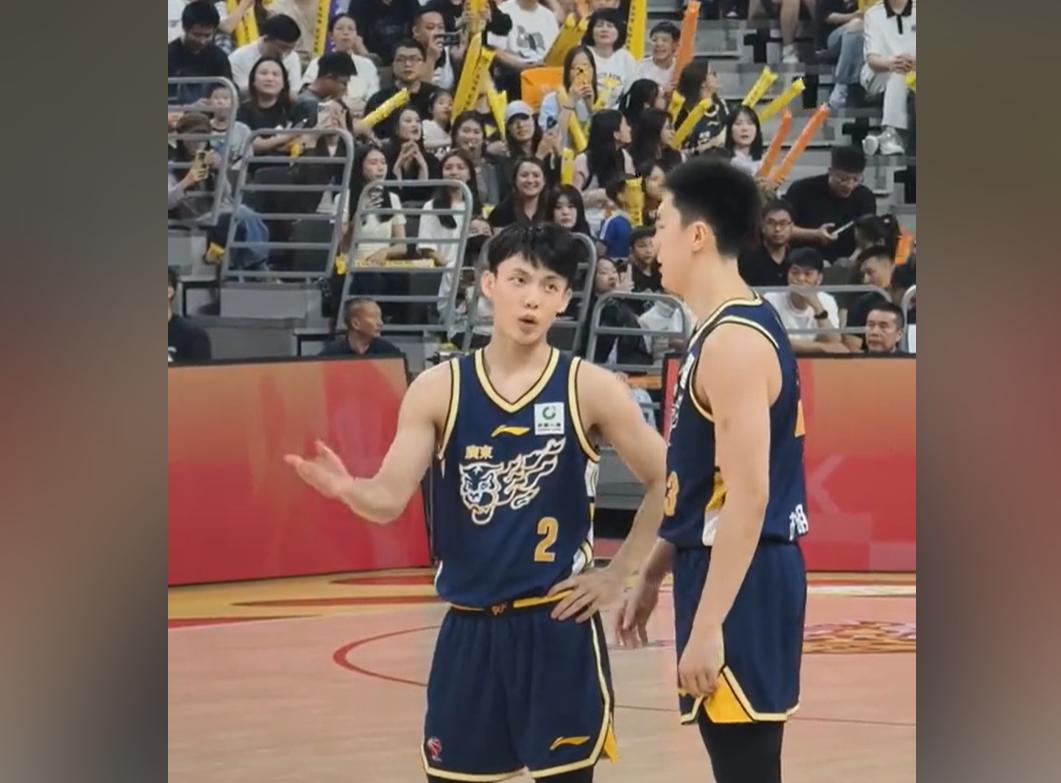 广东队大名单敲定！休赛期期间广东男篮国内球员方面目前只有三人离队，分别是杜润旺顶