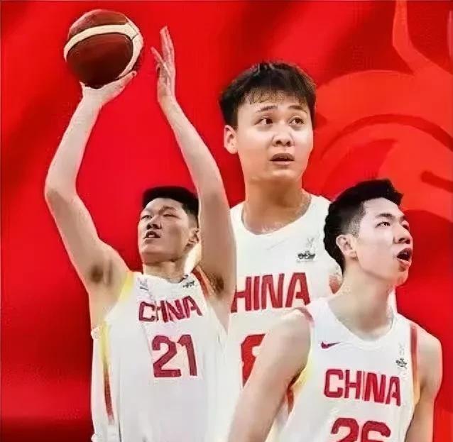 很多球迷对杨翰森缺席亚洲杯持赞成态度，但看到胡金秋独自撑着国家队内线，觉得杨翰森