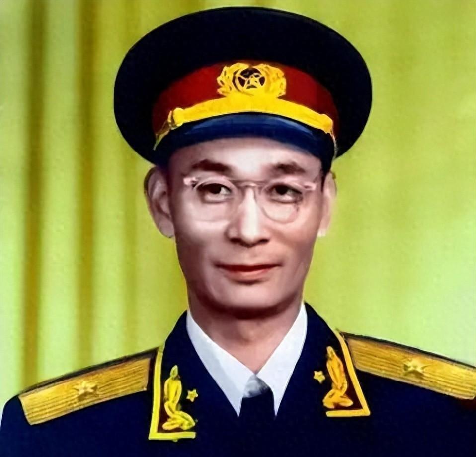 住在小洋楼里接受审查，开国少将神秘表示自己上面还有更高层的人，这背后有什么故事？
