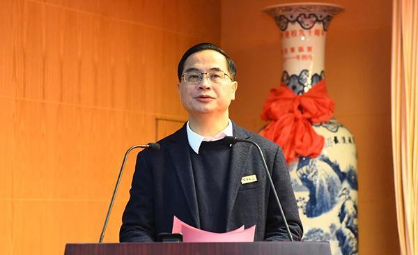 换帅，厦门大学副校长调任集美大学一把手！是法学硕士！厦门大学又为同省高校输送了