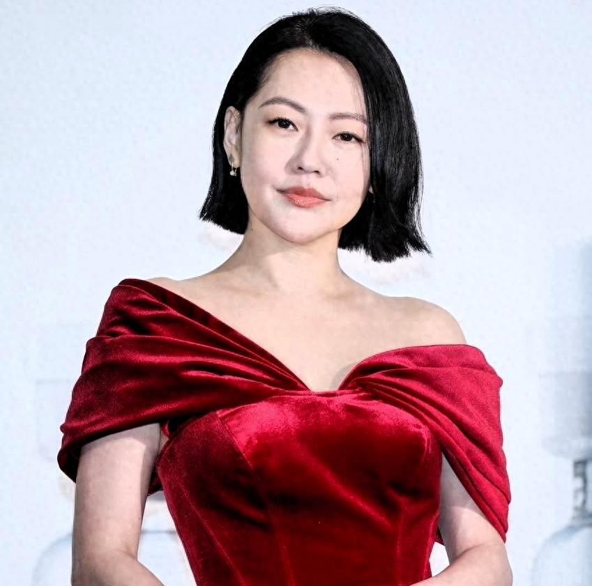 小S金钟奖复工，告慰大S：小姐不熙娣，一路走来的那些日子今年金钟奖，《小姐不熙