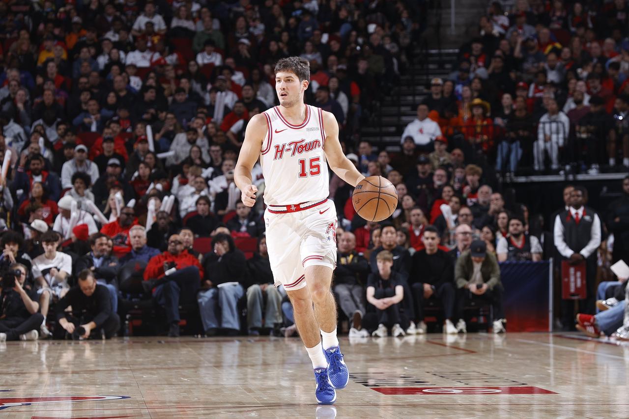 谢泼德，你是真不行！给你机会你真不中用啊好不容易打次首发，结果稀碎的原形毕露