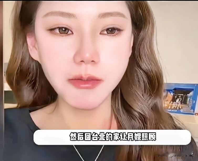 马筱梅孕晚期行动不便，还帮孩子系拉链，特别自然。玥儿拿着仙女棒画心，试了十次失败