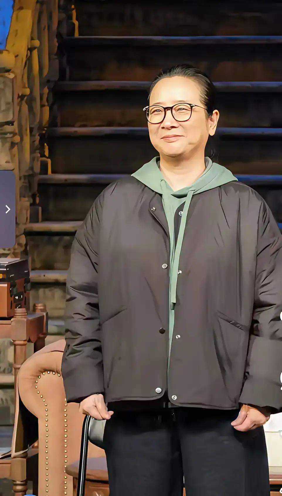 这位女明星是不是很多年前那部很火的，妈妈们很喜欢的电视剧女主角啊？岁月不饶人，一