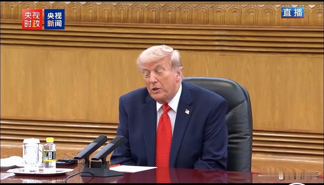 我俩建立了两国历史上任何国家元首间的最长久的合作关系，对我来说是种荣幸。碰到一