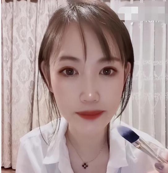 马蓉深夜发文，字里行间充满遗憾。马蓉这波深夜发文，真是把遗憾俩字写满了！