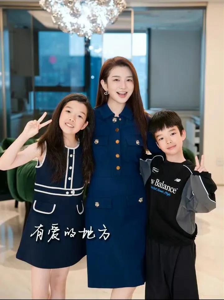 吴雅婷带孩子搬离上海：尊重选择，共赴新程近日，单亲妈妈吴雅婷宣布将带着两个孩