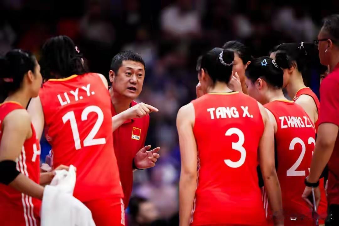 中国女排1：3不敌法国队，吴梦洁被限制，李盈莹状态不佳，庄宇珊攻击力不足，唐欣只