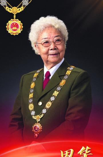实在令人敬佩！身为正军级离休干部、享有三万多元月薪的人民艺术家田华，生活简朴，每