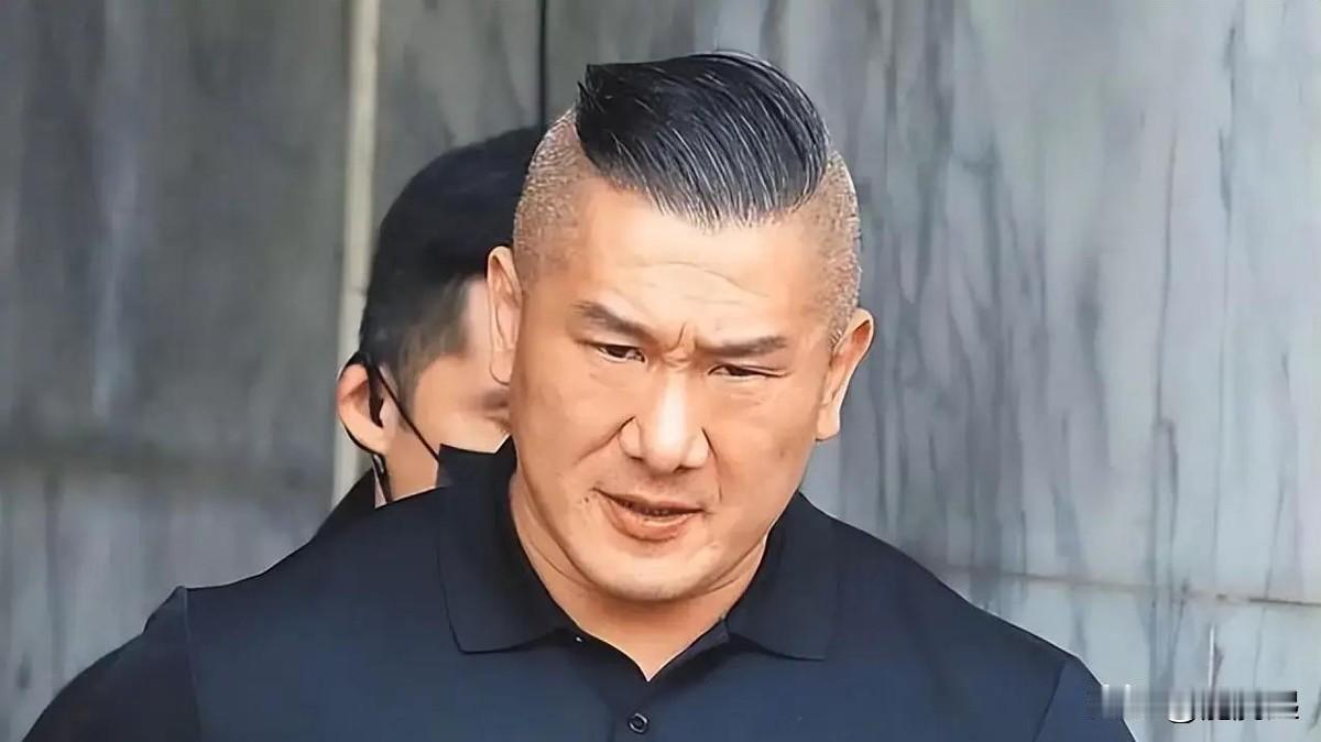 馆长（陈之汉）猛烈批评国民党，之后却转头向“青鸟”和解，被黄智贤猛烈批判陈之
