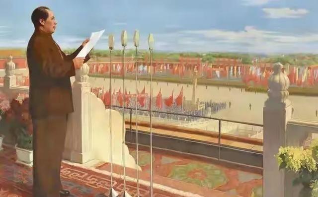 1949年开国大典前夜，毛主席独自登上天安门城楼排练。当工作人员递来话筒时，他突