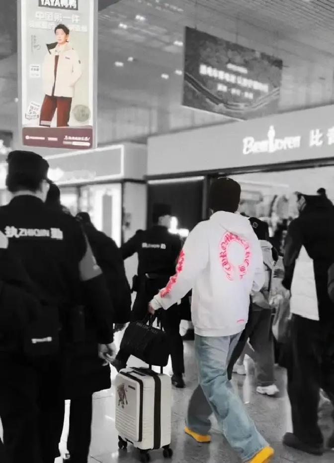 鲁能放走王楚钦那天，损失1.2亿魏桥只用三年把这笔账翻成冠军墙。王楚