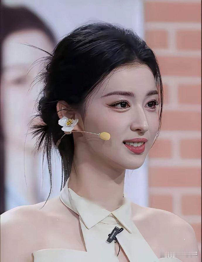 不得不承认，对于女性而言，化妆的重要性不言而喻
