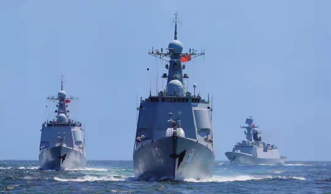 美:阿中问你家一个问题啊中:啥问题啊美:你家不开第一枪是不是能别人打了你