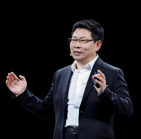 余承东被称地表最强产品经理，鸿蒙智行的成功，余承东让同行刮目相看。在昨天鸿蒙