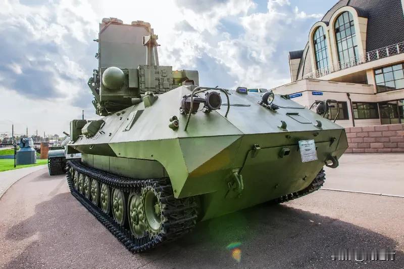 莫斯科遭遇今年最大规模无人机袭击莫斯科遭遇今年最大规模无人机袭击自14日起，