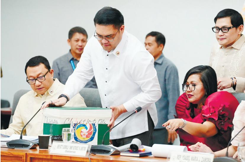 那9票去了哪儿？4月29日，莎拉弹劾获众议院司法委员会53人一致通过！这一结