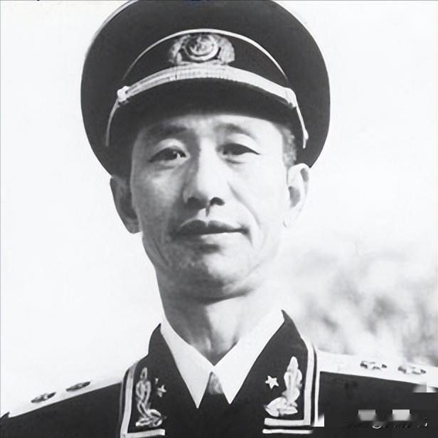 1935年，红九军作战科长周希汉，被军长顶着额头连开五枪，五枪都没打中：是他命大
