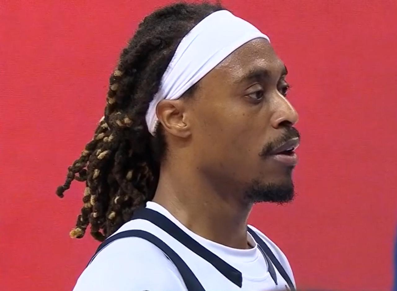 麦考尔压哨胜出！说真的，如果要评选出CBA本赛季，最为幸运的外援，相信大家都会