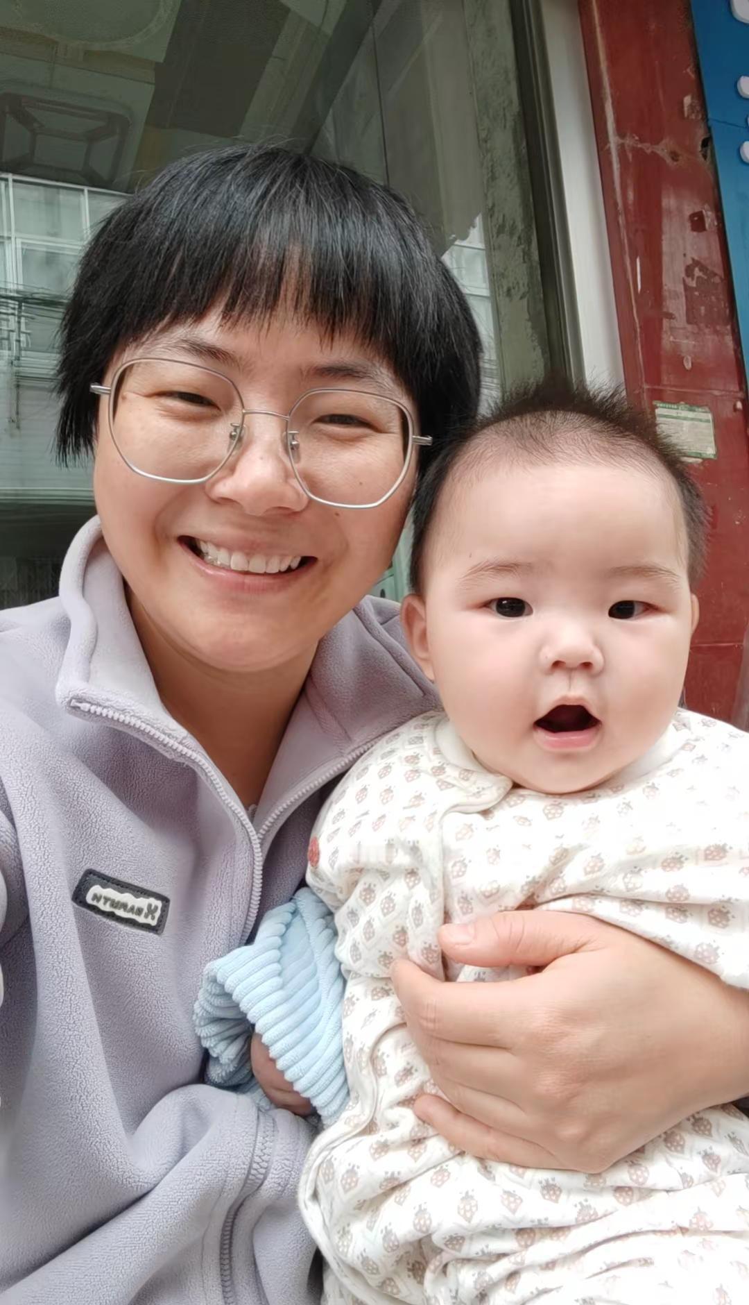 36岁才生娃，很多人第一反应是“带不动”，甚至焦虑到半夜偷偷算数：等孩子高考我都