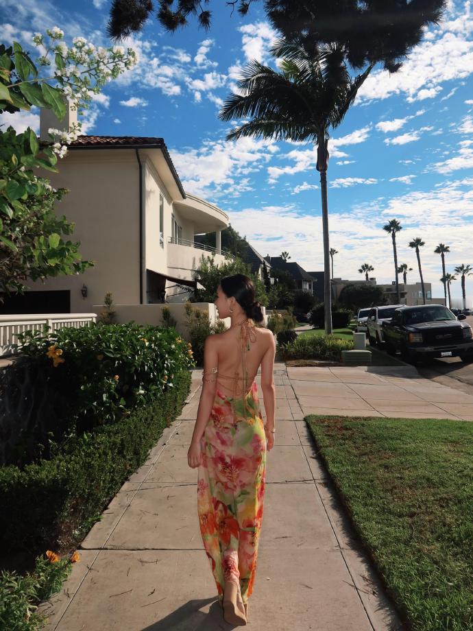 小s大女儿晒海边辣照小s大女儿晒比基尼辣照被Elly海边辣照惊艳，阳光沙滩，少