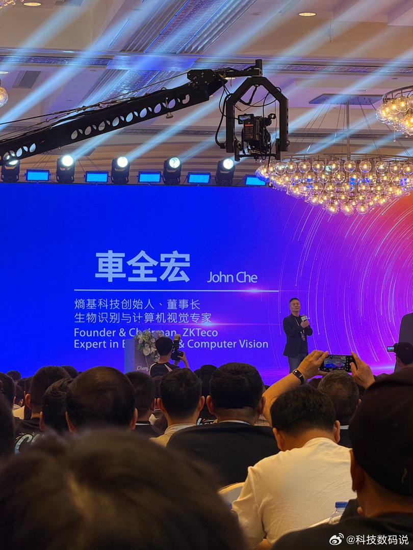 说到脑机接口技术，你是不是想到黑客帝国里脑后的大插头？现在的脑机接口技术早就向无