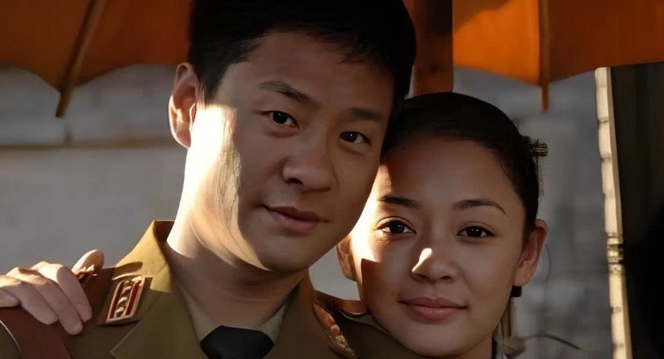 2004年，连奕名认识陈实一个月后，决定结婚，他拿着500万去买房，售楼小姐问：