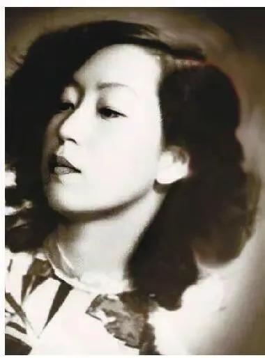 1956年，张爱玲再次怀孕。然而，她却选择吞下堕胎药，胎儿下来后，张爱玲如释重负