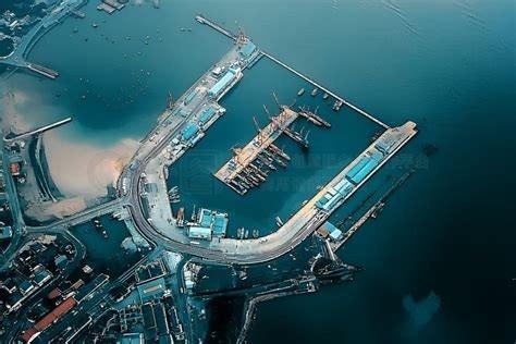 一个人口不足800万的内陆小国，接入中国电网之后，不但没有单纯掏钱买电，反而把自