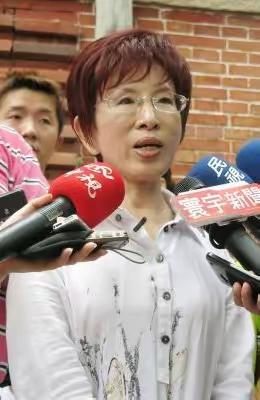 洪秀柱直言统一大势，三人态度高下立判3月28日眷村活动上，洪秀柱直言：一中