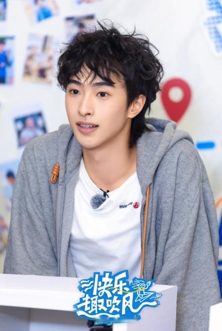 恩利对秦昊说：有你在我才敢来这个综艺！这句话让庾澄庆听到了估计更心塞了！秦昊这