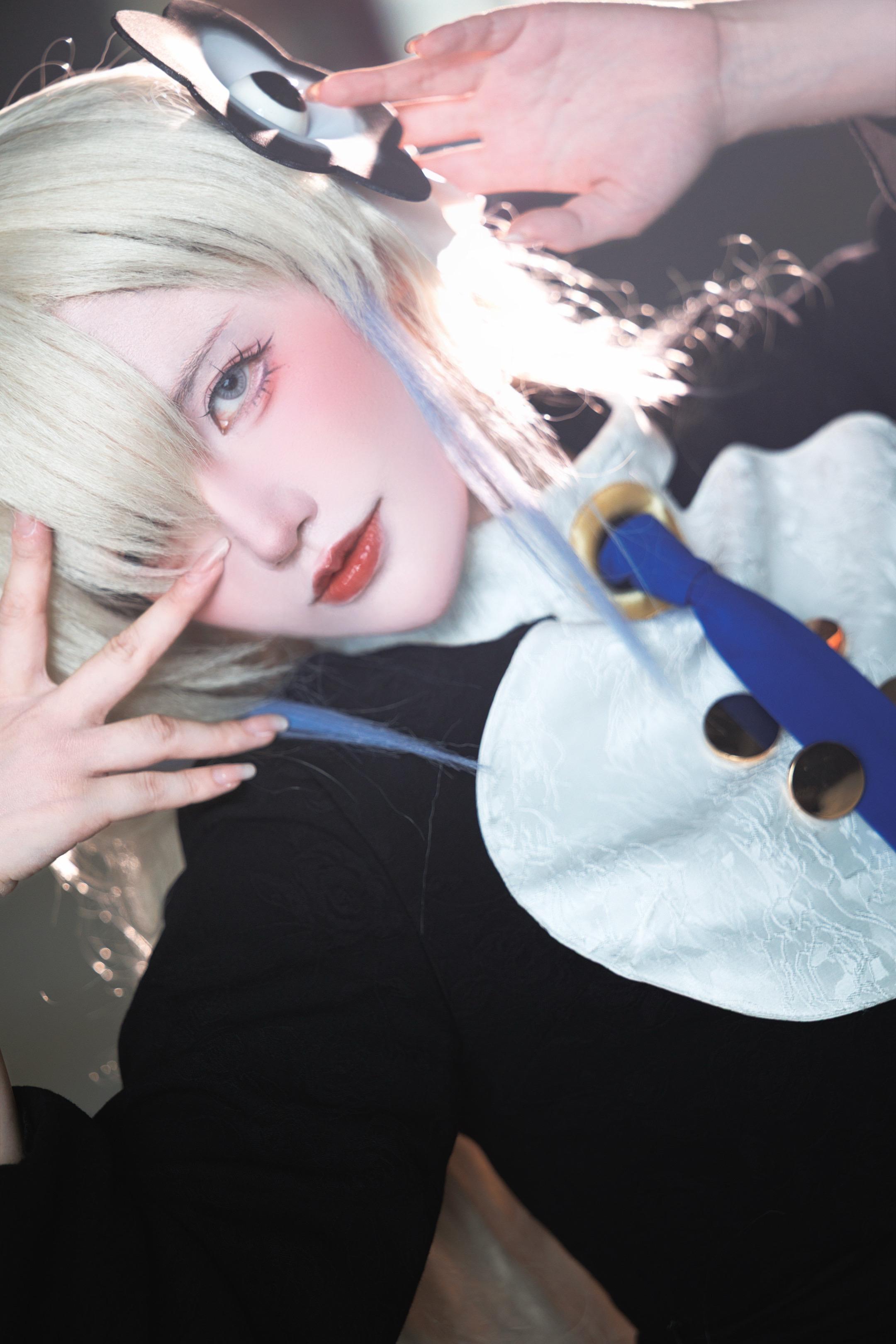 如近乎粉碎般的、爱的时机。 出了月情！