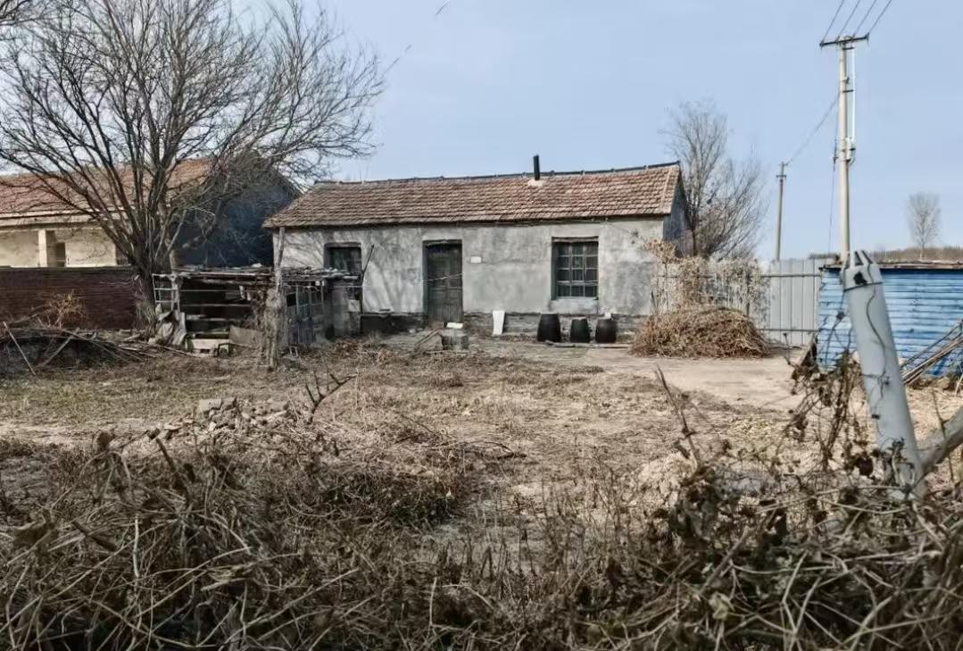 厕所装在房子正中间，全家总在不知不觉多花钱，到底为啥？我家楼上老张换房前还笑