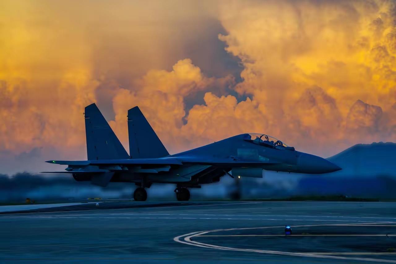 温水煮青蛙：俄罗斯在三年消耗战中的困局与警示