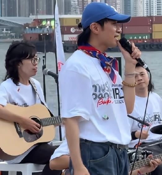 古巨基都已经51岁啦，状态看上去着实很年轻呢！他最近裤子与鞋子的搭配真的有点让人