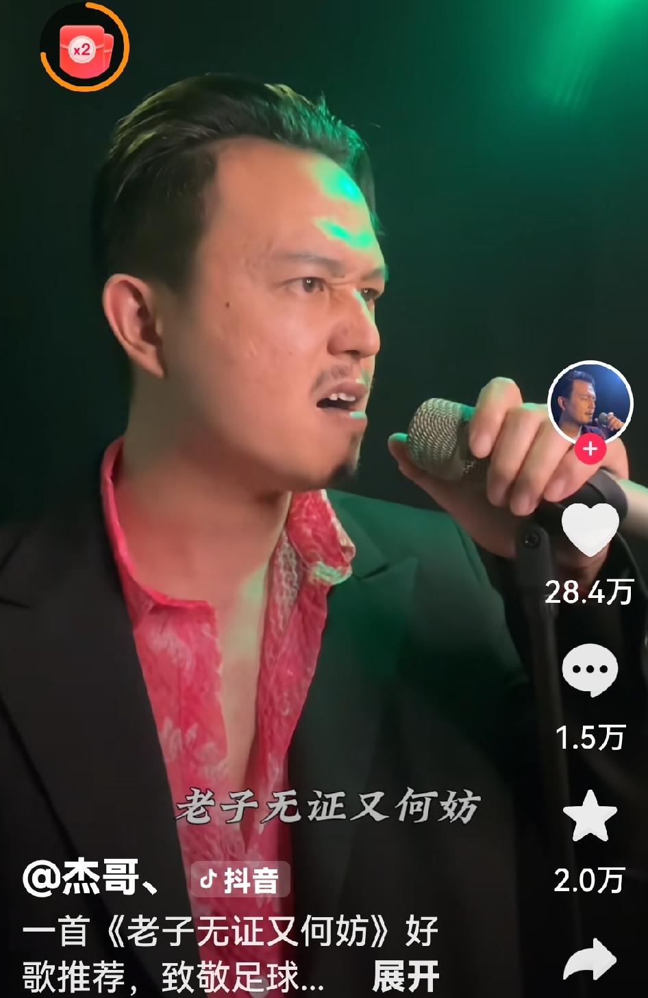 董路本是中国足坛最具争议的人物，从背景上看，一方面是足球青训一直走死胡同一样的江