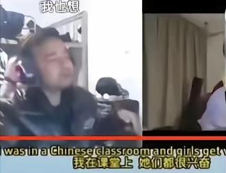 一个外籍留学生在海外平台炫耀拿了一排中国女生微信，还放话要让她们统统怀孕，结果2