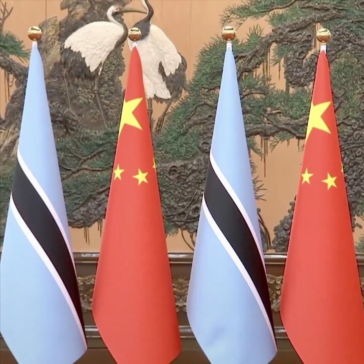 大获成功，现场签约，博茨瓦纳认可中国，10月13日下午，中方与博茨瓦纳总统博科举