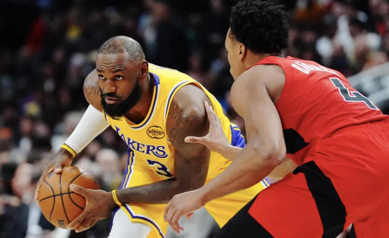 我倒觉得谢泼德的上限高，只不过现在看不出火箭有特别培养的意思，或许球队认为循序渐