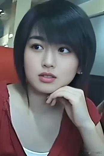 在中国，最稳定的婚姻关系往往是丈夫像党委，决策家里大事和走向。妻子像政协，跟着