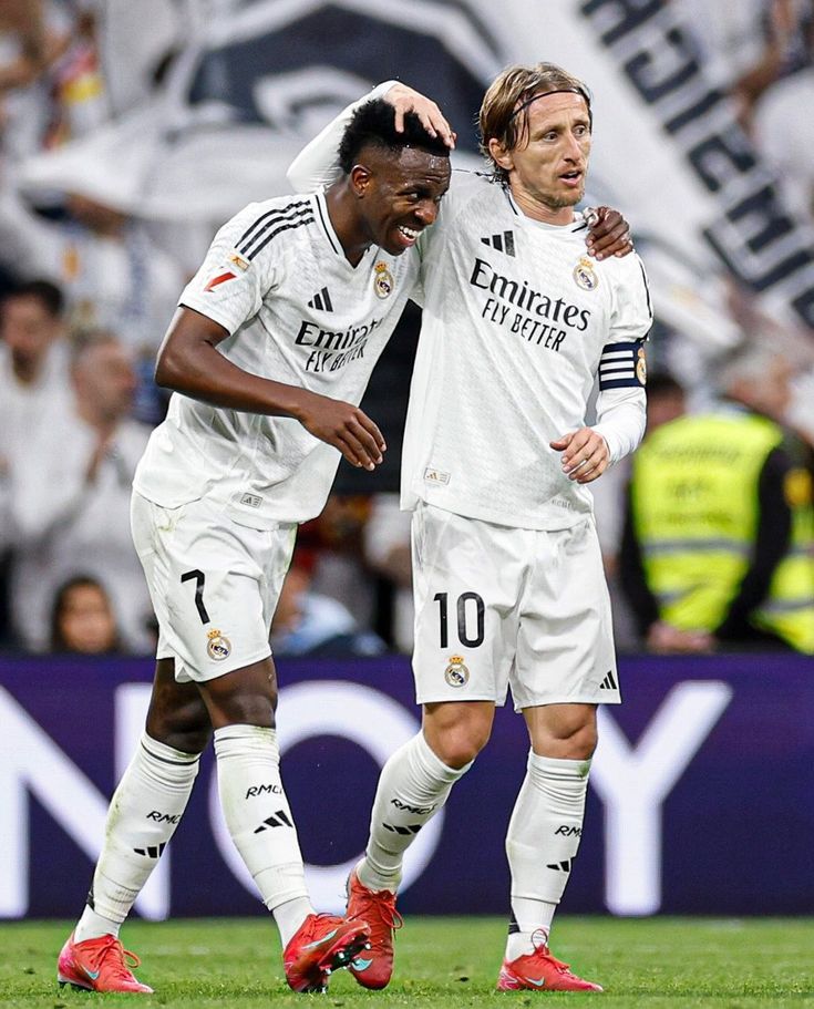 皇马维尼修斯：“我真的很想念卢卡·莫德里奇，他教会了我们很多东西。在足球界，没有