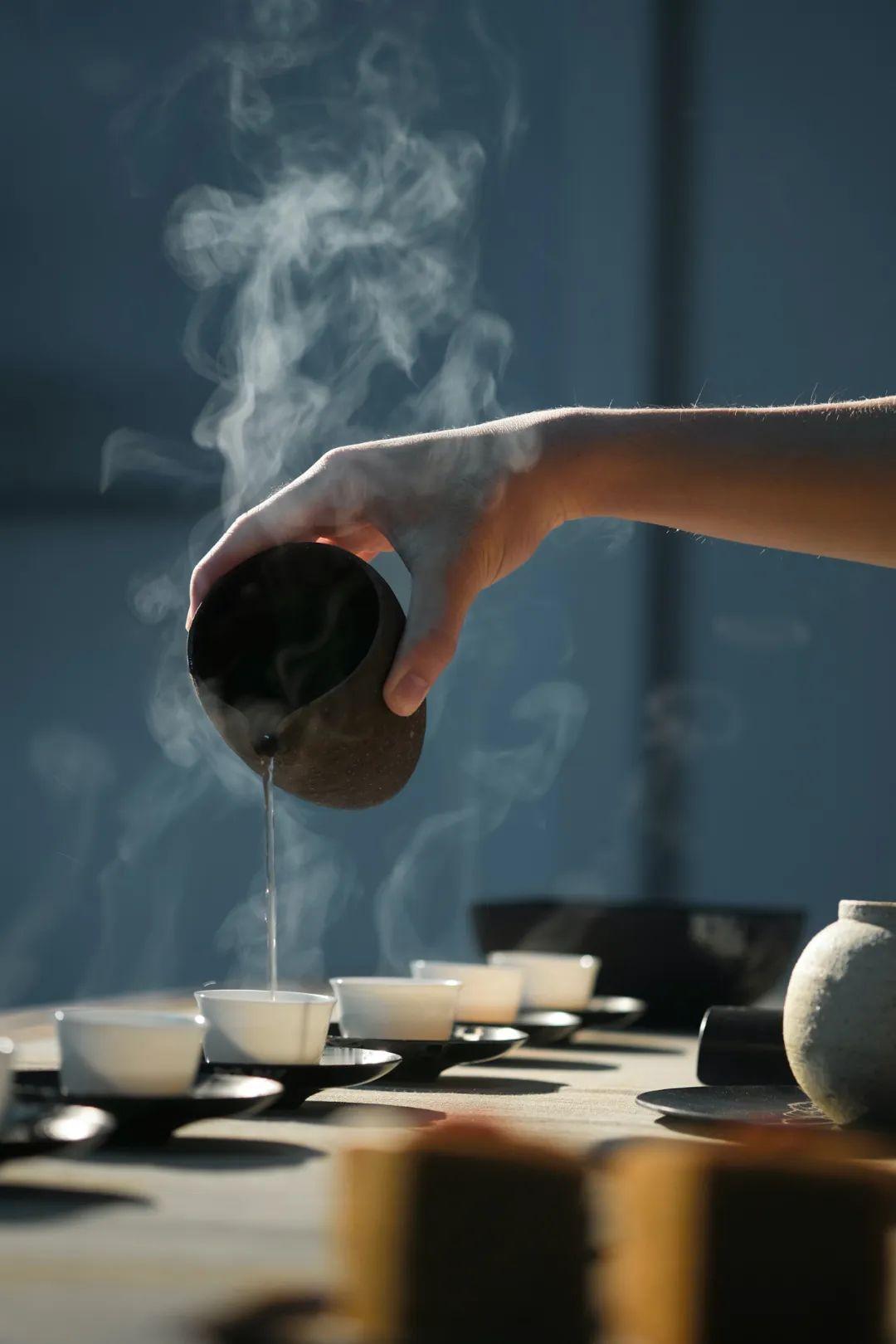 南怀瑾先生曾说：“一切不利于我睡觉的事，我不做！一切不利于我睡觉的人，我不交！