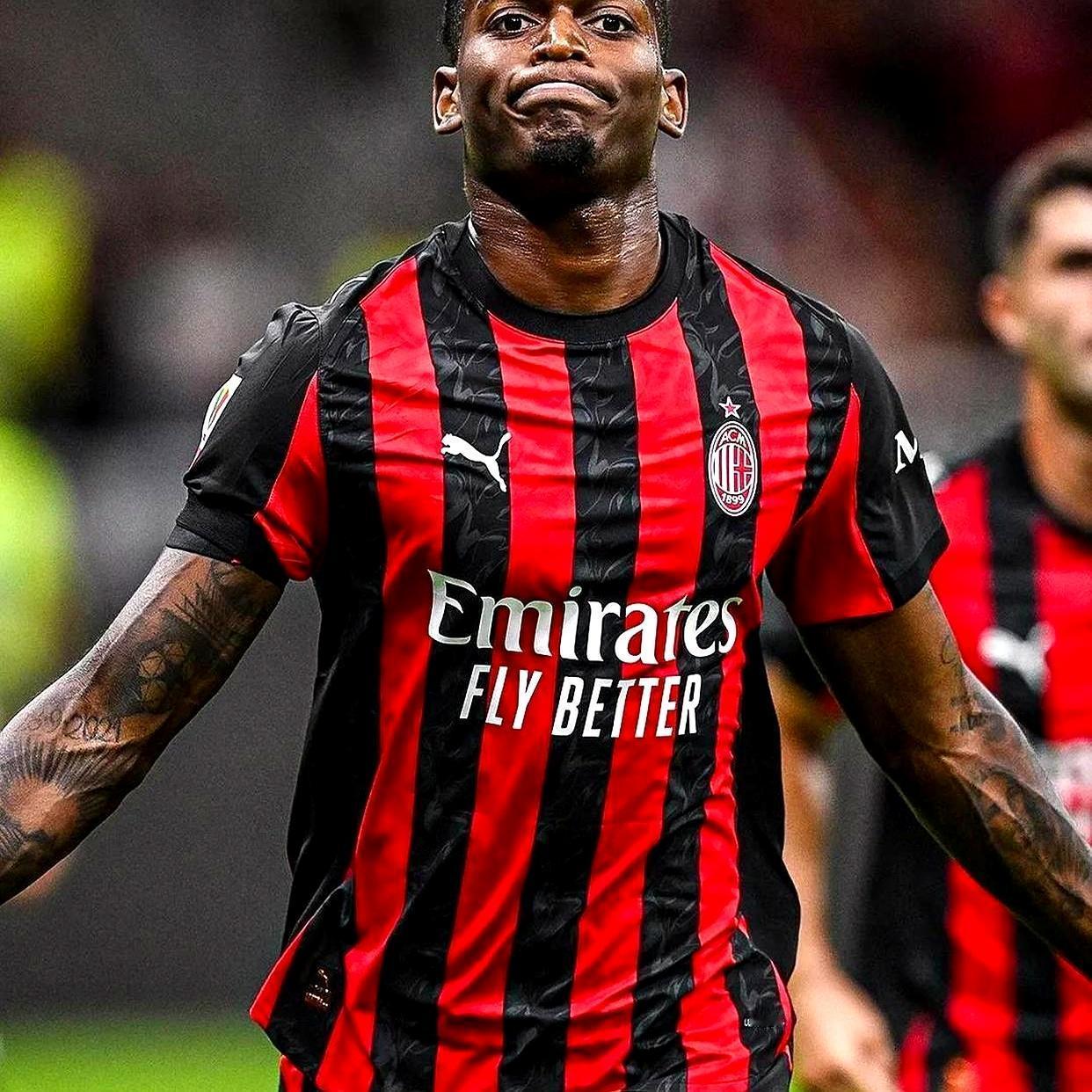 国米领先5分就稳了？别傻了，当年12分都给你追回来！你看看现在的积分榜，国