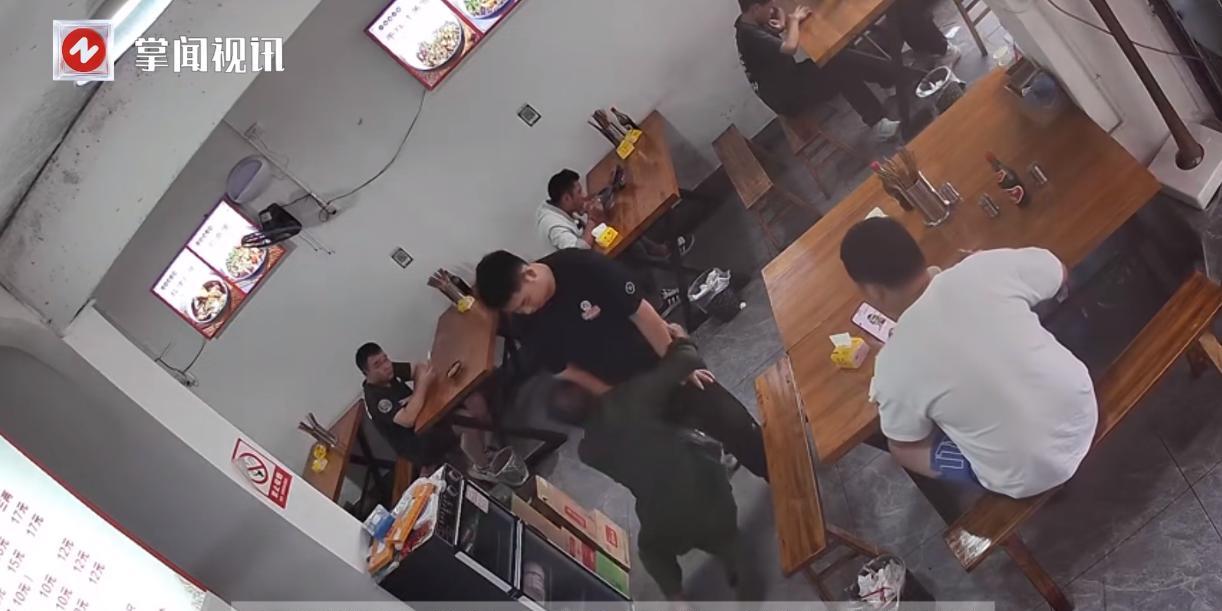 “人怎么能这么聪明！”9月22日，四川雅安，一大爷走进一家面馆后，竟直接在老板面