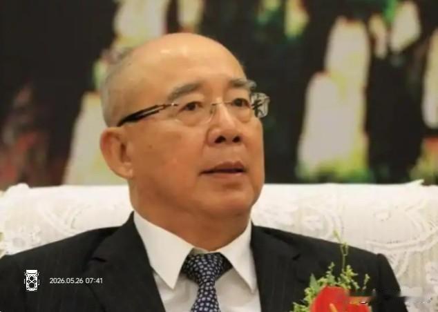 不忍蓝营自我崩塌！国民党元老吴伯雄重磅发声，紧急止损别破内乱近期国民党内部