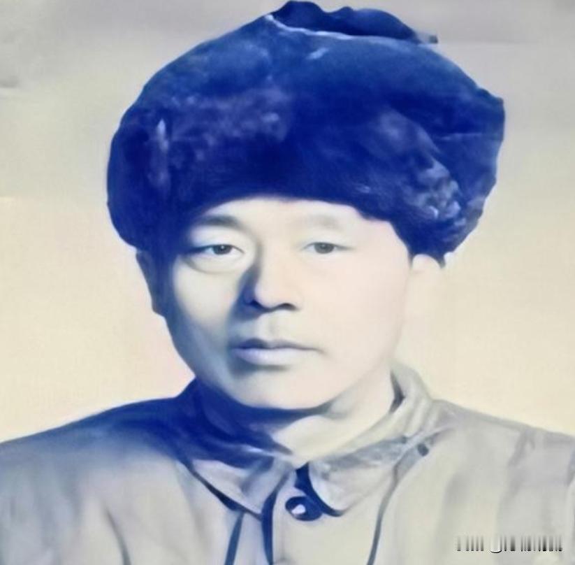 1940年8月14日，上海青帮大佬张啸林在宁海路张公馆家中会客，突然听到楼下院子